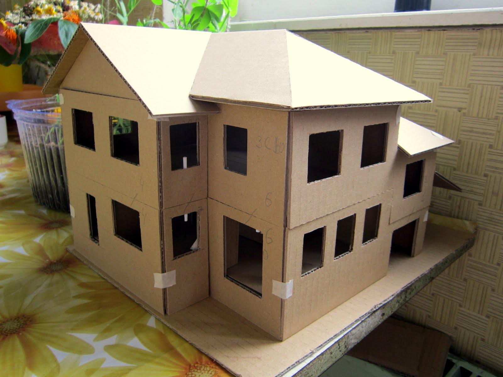 Построй дом из коробков. Макет дома. Дом из картона. Домики из макетного картона. Макет картонного домика.